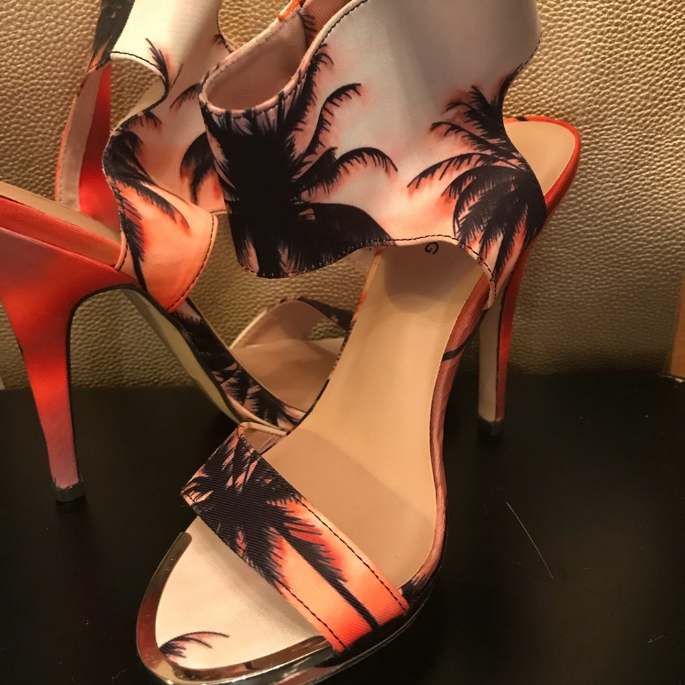 Heels - Picture 2 of 4
